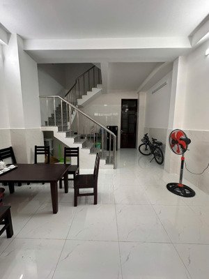 hot hot .........cho thuê nhà 2 tầng đường phan huy ích sơn trà, đà nẵng_15tr
