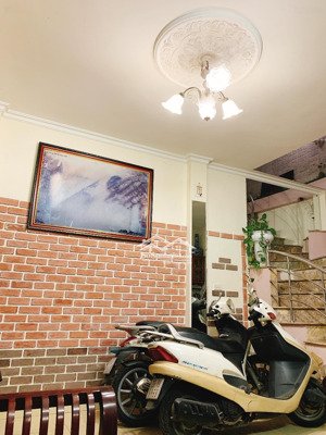 chính chủ cho thuê nhà 2 phòng ngủ cuối phố ngô tất tố, nội thất đầy đủ