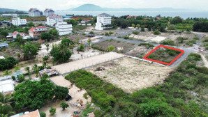 chuyên đất biển dốc lết.. 3 lô đất ngang 18m phun thổ cư ngay trung tâm ttc, resorts paxana