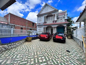 biệt thự sau sân vận động góc 2 mặt tiền đường 5b2, diện tích: 12*24*50 giá bán chỉ: 3ti090