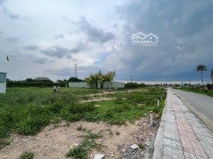 kẹt bán đất ông bà để lại 1 sào gần sông mát mẻ