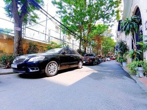 bán nhà 2 mặt tiền phố hoàng ngân - quan nhân, 180m2 x mt 8m. 42 tỷ, lô góc, ô tô, kinh doanh