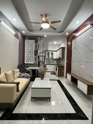 nhà 5 tầng đầu phố tư đình cạnh đường bát khối giá nhỉnh 5 tỷ