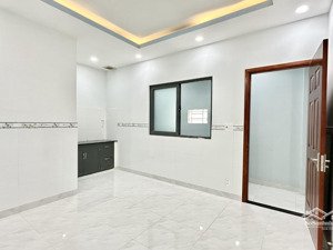 phòng 3 triệu , kdc 13e nguyễn văn linh, sau đại học văn hiến, ueh, binh chánh