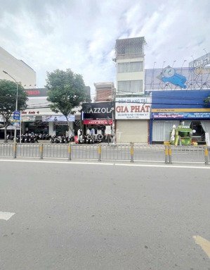 cho thuê siêu mặt bằng nguyễn thị thập q7 diện tích khủng: 12 x 20m hiếm có khó tìm!