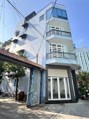 bán nhà góc 2 mặt tiền đường đht 02 nhà 4lầu