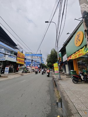 nhà mặt tiền, ngang lớn 6.5m, ngay ngã tư, giá đầu tư, chủ gấp bán