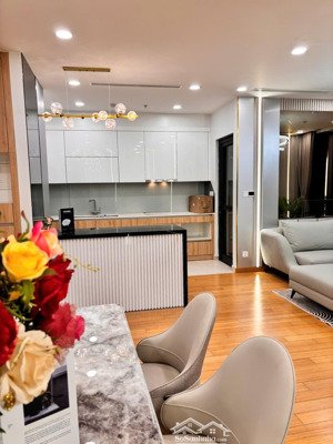 chính chủ gửi bán căn hộ 2n 2w tại the zei view svđ mỹ đình, ngắm pháo hoa giá chỉ 7 tỷ