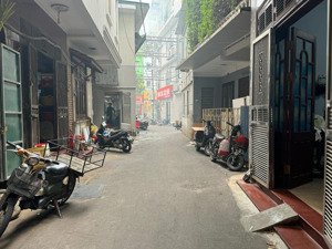 mặt ngõ tô hiệu hà đông, 2 thoáng, 10m ra mặt phố, ô tô đỗ cửa, ngay cầu đen, sát chợ lớn hà đông