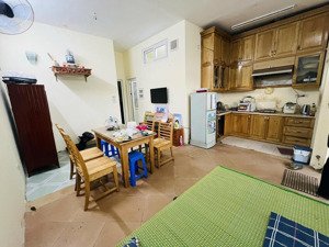 cho thuê nhà riêng 1 tầng mái bằng 68m2 tại hai bà trưng, phù hợp nhóm sv hoặc hộ gđ ở lâu dài