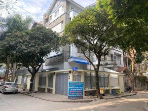cho thuê biệt thự thiên hiền- mỹ đình -dt 130m2, xây 4 tầng oto đỗ thoải mái 42 triệu/tháng