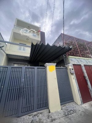 nhà đẹp 3 tầng 100m2 (5.6x18) - hồ học lãm - giá 6.85 tỷ