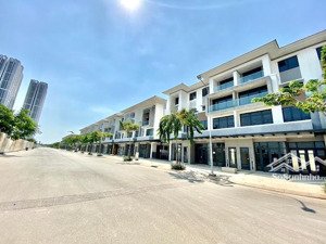 bán căn shophouse lavila đông sài gòn 2 nhìn qa chung cư trục chính to dt 7x17 hoàn công đầy đủ .