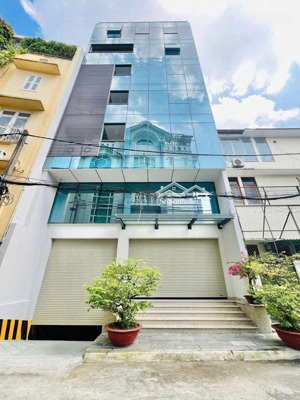 cho thuê nhà mt a4 khu k300. dt: 8x20m. hầm trệt 4 lầu. thang máy. sàn suốt.