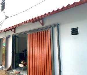 nhà 2 tầng - 2 pn rộng - gần chợ - cạnh khu himlam q7