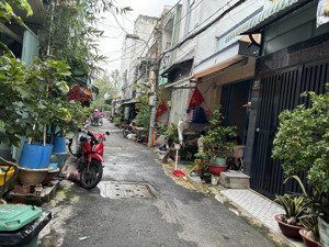 nhà cấp 4 đường nội bộ bình phú - võ văn kiệt 3x10m sát công viên