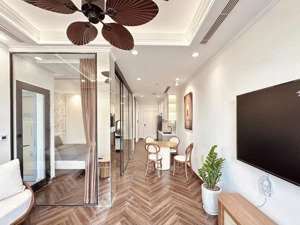 giá nhỉnh 5tỷ căn hộ 2n1vs tại toà park premium full nội thất cao cấp liên hệ: 24/7: 