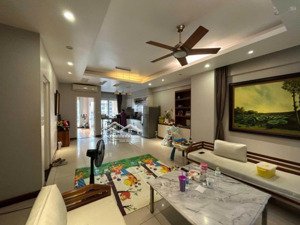 bán ch 3 phòng ngủ 102m2 có slot ô tô, full nội thất, vincom dưới nhà, giá 7.x tỷ