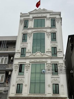 căn nhà vị trí vàng mp văn cao-liễu giai vỉa hè 6m đường 42m kd sầm uất gần hồ tây giá 65 tỷ