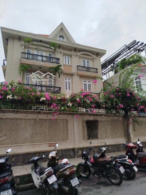 bán nhà góc 2 mt biệt thự mini q. bình thạnh, gần trường học và chợ, ẩm thực chợ đêm