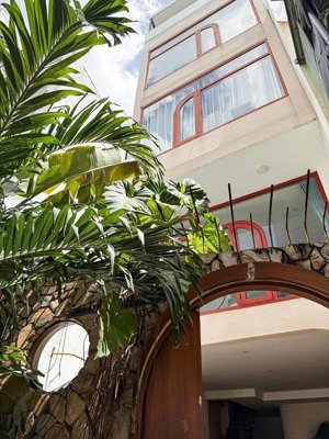 chdv phú nhuận 75m2 nở hậu đẹp- dòng tiền lên đến 700 triệu- chỉ nhỉnh 10 đồng