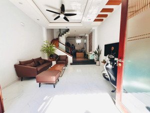 cho thuê nhà mới hẻm xe hơi full nội thất- gần phạm văn hai- 5x15m- 3lầu- 4pn