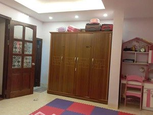 cho thuê liền kề dịch vọng 100m2 x4t ngõ ô tô tránh