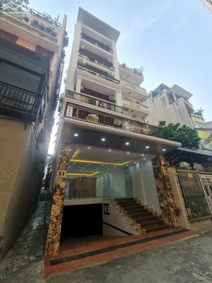 Bán tòa CHDV phố Lạc Long Quân. DT 135m2 x 8,5T, Mt 6m. Lô góc. Giá 51 tỷ