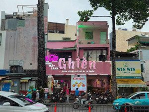 cho thuê nhà mặt tiền 213-215 đường 3/2 quận 10.
