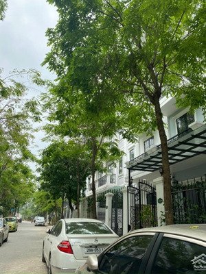 chính chủ cho thuê căn 72m2 để vp hoặc kho ô tô đỗ thoải mái, lh 