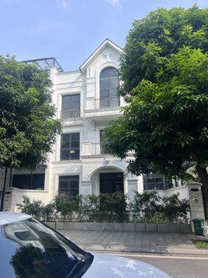 chính chủ cần bán biệt thự song lập hải âu, ngay sát công viên vườn hoa tại vinhomes ocean park 1