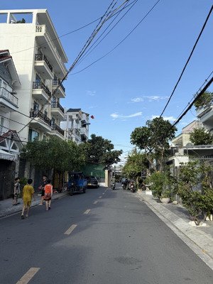 bán nhà đẹp phường bình thuận quận 7| sổ hồng: 80m2 giá cực hot cho quý anh chị