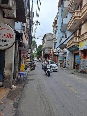 - lô góc - ôtô tránh chạy vòng quanh, gara oto, 4 tầng ở ngay kinh doanh cầu diễn : 65m2, 4