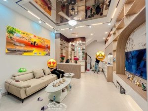 bán nhà thanh nhàn vị trí đỉnh cách phố chỉ 1 nhà