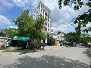 hot. cắt lỗ 10tỷ. bán gấp nhà 2mt tại mặt tiền quốc hương, dt 366m2 xây 7tầng ~1200m2 sàn chỉ 84tỷ