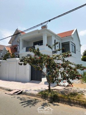 cho thuê biệt thự mới 100% kdc phú xuân, nhà bè 200m, 3pn, sân rộng đậu ô tô, gần chợ & trườn