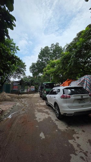 bán nhà kinh doanh trịnh công sơn, tây hồ. giá đầu tư 2xxtr/m2. đường rộng 10m. mặt tiền 11m nở hậu