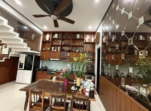 nhà mặt tiền đường 30/4 - 160m2 - 3 tầng - ngay công viên nước 29/3 - kinh doanh tốt - 17.8 tỷ