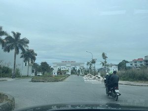 đất 1800m2, mt: 48m, đường 25m kinh doanh, cho thuê dòng tiền được luôn