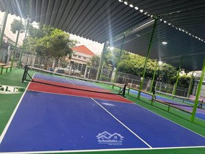 cho thuê mặt bằng pickleball, xây sẵn 4 sân 1000m2 + nhà 300m2 đang xây, mặt tiền ngô chí quốc