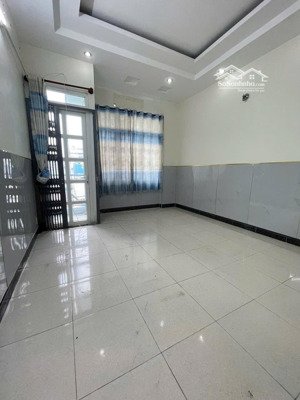 bán nhà đẹp, thông thoáng, 1 lửng 1 lầu, ôtô đỗ cửa. 4x10m, 3tỷ9, sổ hồng riêng. có thương lượng
