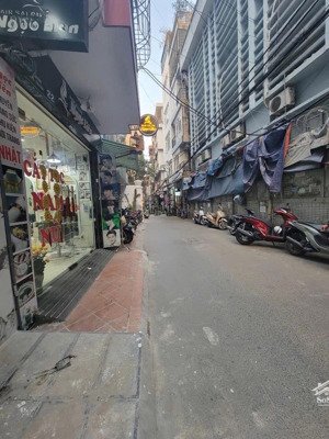 siêu phẩm trung tâm cầu giấy nhà đẹp ở ngay ô tô qua nhà ngõ thông - dt 50m2 4m