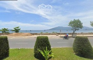 cần bán biệt thự 4 tầng view biển nguyễn tất thành,p thanh khê. đà nẵng.