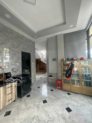 cho thuê nhà nguyên căn - 2 p.ngủ - đường phạm hồng thái - p.xuân hương (p10) - đà lạt- 10 tr/tháng