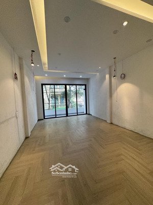 cc bán nhà phố hoàng cầu - phân lô oto tránh vỉa hè thang máy 62m 22tỷ