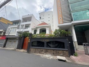 bán nhà ngang 11m ngay tại cư xá nguyễn trung trực 3/2. dt 11x22m đường nhựa 6m chỉ 50 tỷ tl