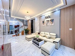 bán gấp nhà 2 lầu mới 100% tặng nội thất full có sân đậu oto ngay khu đô thị hưng phú cái răng