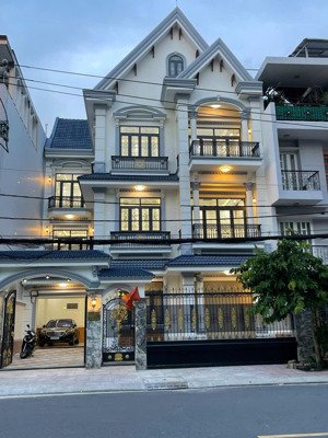 biệt thự bề thế mtkd đường 20m khu bình phú - 12x19m 4 tầng có thang máy - sát mt bình phú, metro