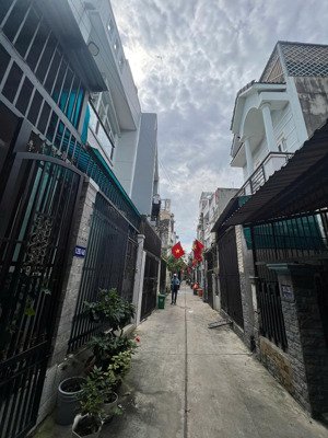 bán đất tặng nhà 1 trệt 1 lầu + 2 phòng trọ ngay vành đai 2, thu nhập 7tr/ tháng