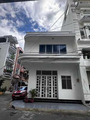 chủ cần bán gấp nhà hxh căn góc 2 mặt, sát bên mặt tiền bàu cát 1 - dt: 5x11m - giá 15,5 tỷ tl.